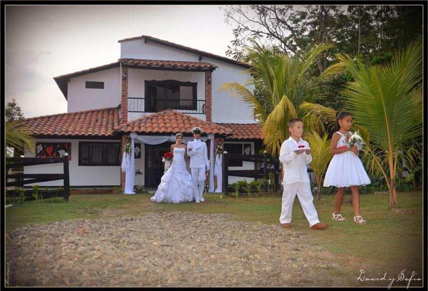 Casa Campo Emaus Caucasia Esterno foto