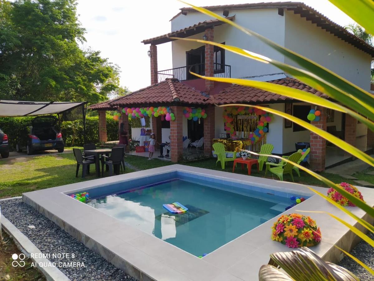 Casa Campo Emaus Caucasia Esterno foto