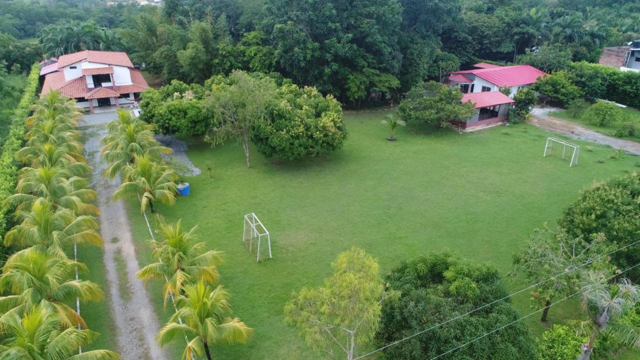 Casa Campo Emaus Caucasia Esterno foto