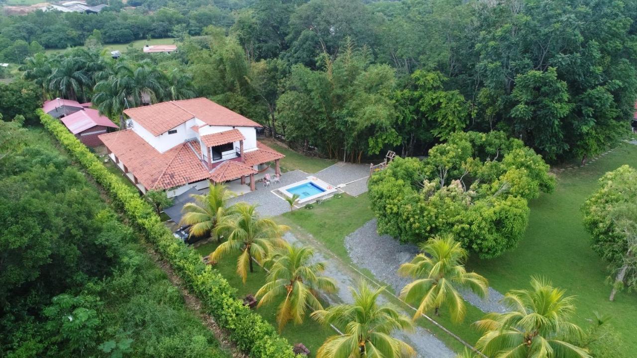 Casa Campo Emaus Caucasia Esterno foto