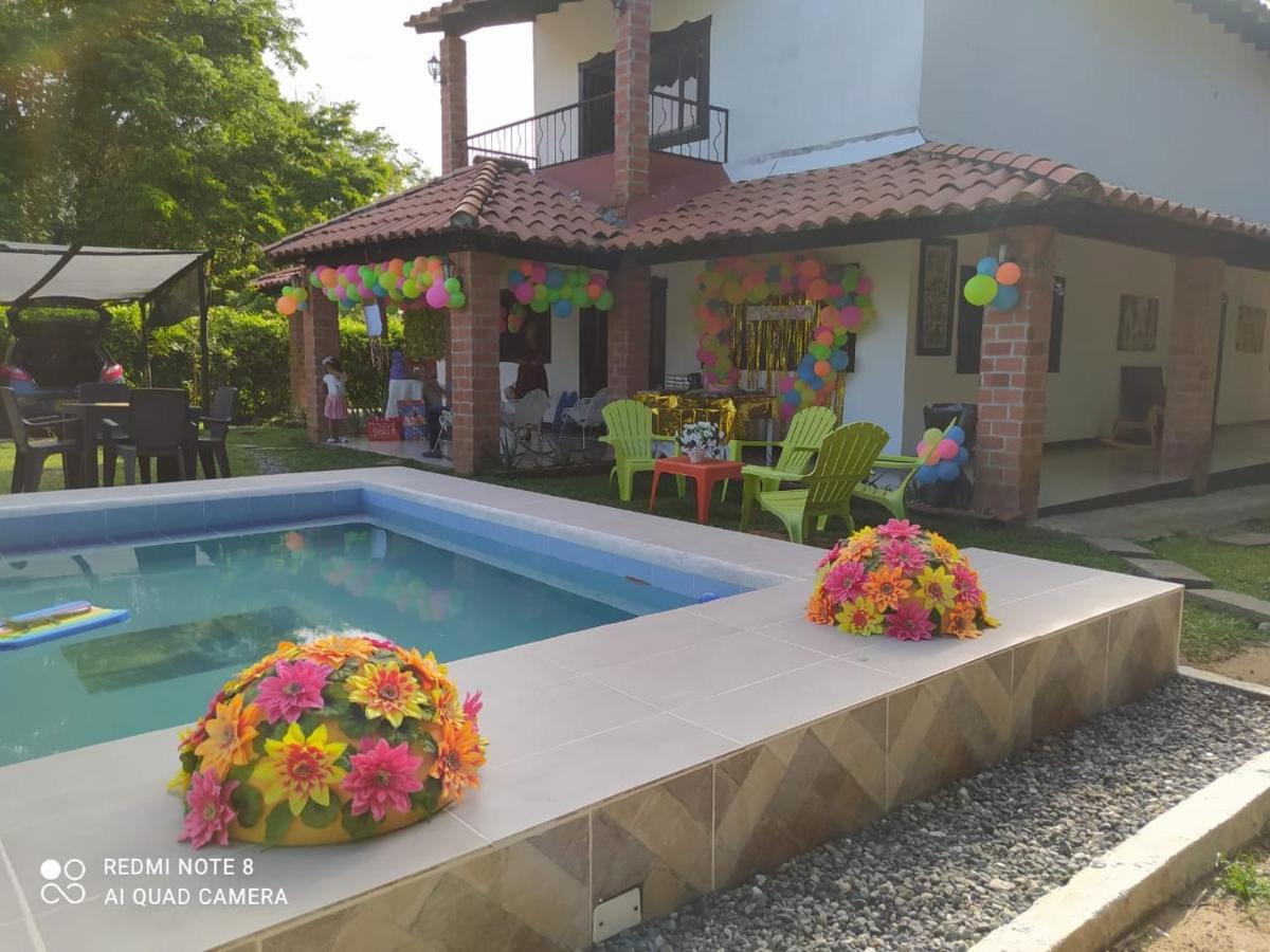 Casa Campo Emaus Caucasia Esterno foto