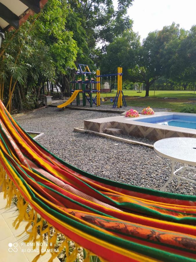 Casa Campo Emaus Caucasia Esterno foto